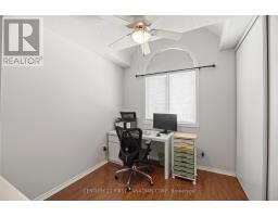 25 - 9 AILSA PLACE - 37