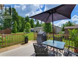 16 LINDSAY DRIVE - 29