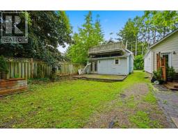 15 CARLTON AVENUE - 27