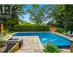 653 VISCOUNT ROAD - 39