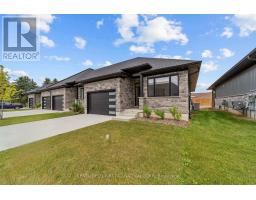 12 - 32 POSTMA CRESCENT - 1