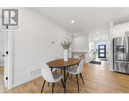 12 - 32 POSTMA CRESCENT - 16