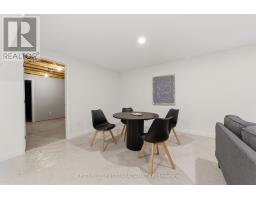 12 - 32 POSTMA CRESCENT - 21