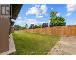 12 - 32 POSTMA CRESCENT - 28