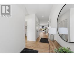 12 - 32 POSTMA CRESCENT - 5