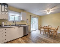 24 - 25 ERICA CRESCENT - 16