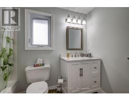 24 - 25 ERICA CRESCENT - 21
