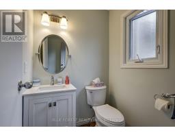 24 - 25 ERICA CRESCENT - 6