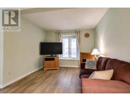 24 - 25 ERICA CRESCENT - 9