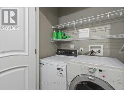 908 - 250 PALL MALL STREET - 12