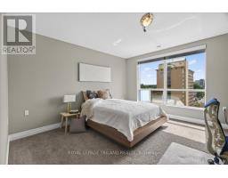 908 - 250 PALL MALL STREET - 16