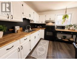 1626 LEONARD STREET - 5