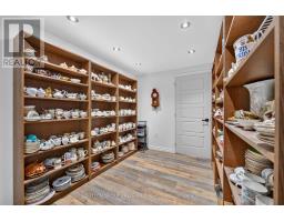 6 - 20 WINDEMERE PLACE - 32