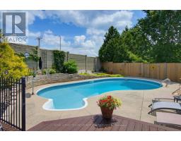 102 ST BEES COURT - 40