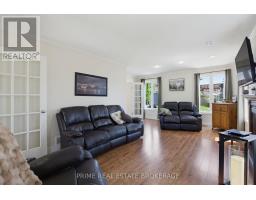 3 WATSON CRESCENT - 12