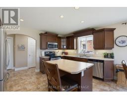 3 WATSON CRESCENT - 6