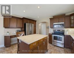 3 WATSON CRESCENT - 9