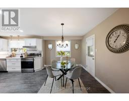 2 LLOYD MANOR CRESCENT - 12