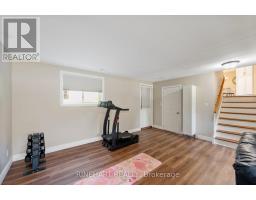 2 LLOYD MANOR CRESCENT - 18