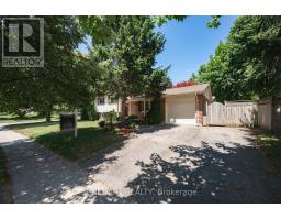 2 LLOYD MANOR CRESCENT - 2