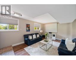 2 LLOYD MANOR CRESCENT - 20