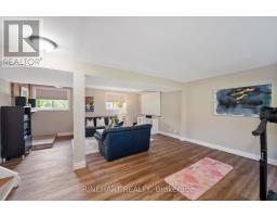 2 LLOYD MANOR CRESCENT - 21