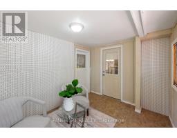2 LLOYD MANOR CRESCENT - 29