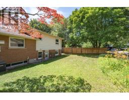 2 LLOYD MANOR CRESCENT - 32