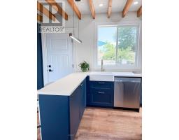 12 EAST AVENUE - 10