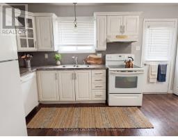 25 - 475 SANDRINGHAM CRESCENT - 6