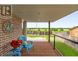 3 SUTHERLAND COURT - 32