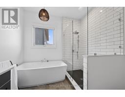 2572 LUCAS AVENUE - 26