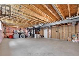2572 LUCAS AVENUE - 40