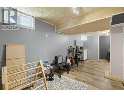 3 PARKSIDE DRIVE - 23