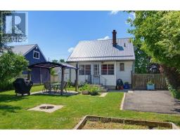 3 PARKSIDE DRIVE - 34
