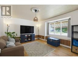 3 PARKSIDE DRIVE - 8