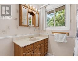 120 CHAMPLAIN CRESCENT - 26