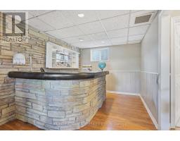 120 CHAMPLAIN CRESCENT - 29