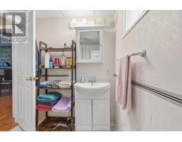 120 CHAMPLAIN CRESCENT - 30