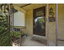 120 CHAMPLAIN CRESCENT - 4