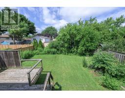 41 LUTON CRESCENT - 12