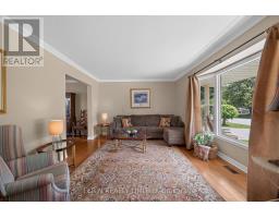 41 LUTON CRESCENT - 15
