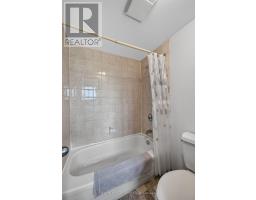 41 LUTON CRESCENT - 30