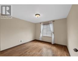 41 LUTON CRESCENT - 33