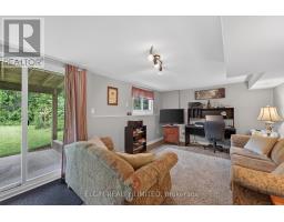 41 LUTON CRESCENT - 37