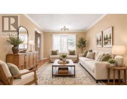 488 SUNNYSIDE CRESCENT - 2