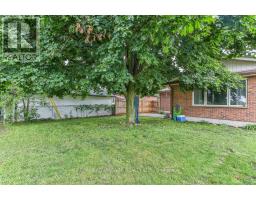 25 LAURENTIAN DRIVE S - 33