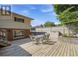 5 QUEEN MARY CRESCENT - 32