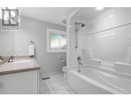 5 QUEEN MARY CRESCENT - 40