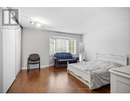 4 - 50 CHAPMAN COURT - 18